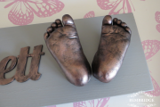 baby casting feet
